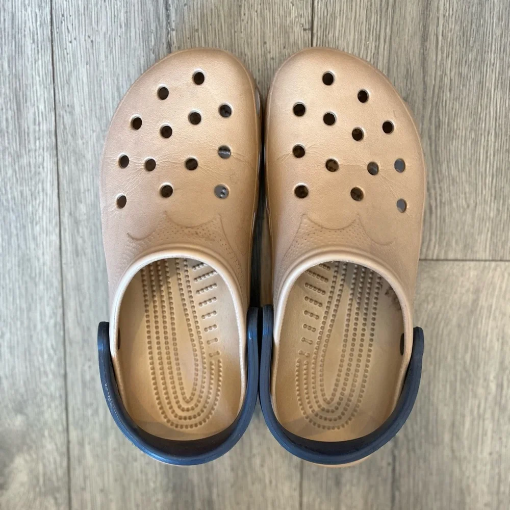 Crocs Men’s Notre Dame Fighting Irish Gold Navy Size XL 10-11 RARE Gently Used